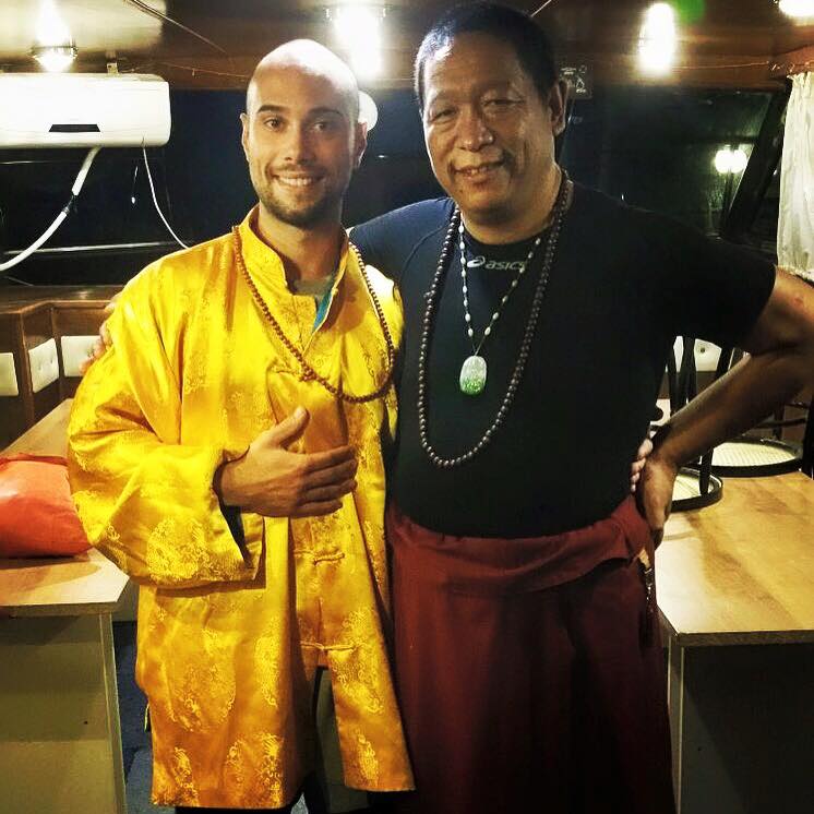 Maestri spirituali-respirazione tibetana-respirazione diaframmatica-buddismo tibetano-spiritualità-tibet-monaci tibetani-emanuele ricci sciamano-emanuele ricci-colybreath metodo-sciamanesimo azzurro